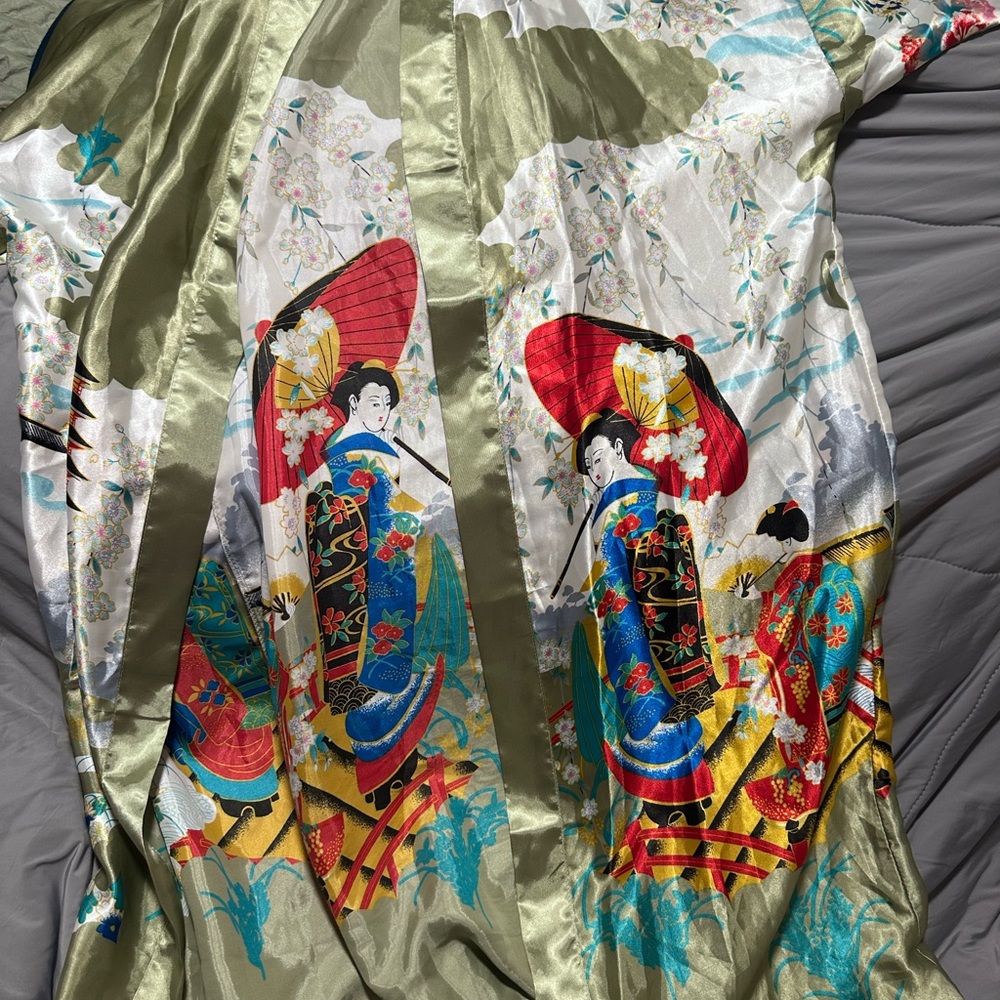 Elegant Multicolor Kimono Robe